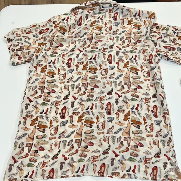 Vintage - silk, button down short sleeve shirt, shoe print - Picture 2 of 8